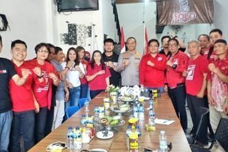 Kepala Kepolisian Resor Kota Besar (Kapolrestabes) Makassar, Kombes Pol Mokhamad Ngajib, SIK, MH bersama jajarannya, berkunjung ke markas Dewan Pimpinan Daerah (DPD) Partai Solidaritas Indonesia (PSI) Kota Makassar di Jl. Diponegoro No.138 Makassar, Kamis (31/08/2023).