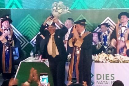 Momen bersama Direktur yang lama Direktur Politeknik Pariwisata Makassar Drs Muhammad Arifin, bersama Herry Rachmat Widjaja sebagai Direktur Poltekpar Makassar yang baru tahun 2023, (18/09/2023).