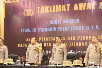 Kegiatan taklimat awal audit kinerja Itwil IV Itwasum Polri tahap II T.A. 2023 mengusung aspek pelaksanaan dan pengendalian pada satker dan satwil jajaran Polda Sulsel berlangsung di Hotel Harper Mekar Makassar, Senin (04/09/2023).