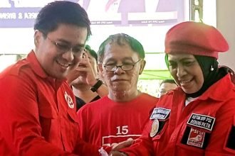 Pengguntingan pita sebagai simbol resmi dibukanya 'Rumah Solidaritas Sahabat James' dan dimulainya pertandingan domino perorangan, (03/09/2023).