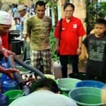 Kemarau panjang yang tengah berlangsung saat ini telah mengakibatkan ratusan warga yang berdomisili di Kelurahan Bira, Kecamatan Tamalanrea, Kota Makassar, (8/9/2023).