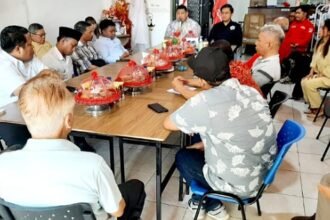 Badan Pengawas Pemilu (Bawaslu) Kota kunjungi Markas Partai Solidaritas Indonesia (PSI) Kota Makassar dalam rangka sosialisasi, Senin (11/09/2023).