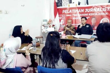 Pendidikan dan latihan (diklat) jurnalistik yang digelar Partai Solidaritas Indonesia (PSI) Kota Makassar, Jumat-Sabtu (22-23 September 2023).