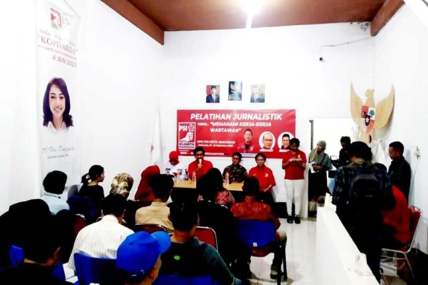 Pengurus Dewan Pimpinan Daerah (DPD) Partai Solidaritas Indonesia (PSI) Kota Makassar menggelar kegiatan Pelatihan Jurnalistik bertema "Memahami Kerja-kerja Wartawan" yang diikuti sebanyak kurang lebih 60 peserta, (22-23/09/2023).