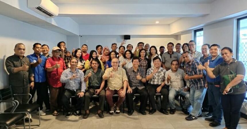 Perkumpulan Cahaya Kebangkitan Nusantara (CKN) di Kota Makassar.