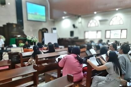 Pengurus Lembaga Pelayanan Musik Gereja Sulawesi Selatan (LPMGS) menggelar kegiatan perdananya bertajuk "Pelatihan Pemain Musik dan Kantoria Gereja" yang berlangsung Sabtu (28/10/2023) di Gedung Gereja POUK Kanaan Makassar, Kompleks Purnawirawan TNI-AU Pai 1, Sudiang, Kecamatan Biringkanaya, Kota Makassar.
