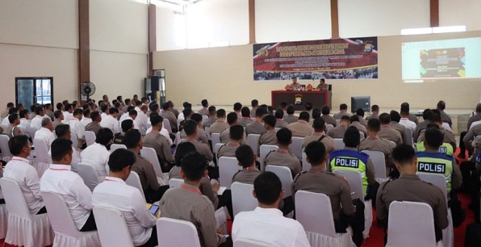 Polres Gowa, menggelar Latihan Pra Operasi Kepolisian Terpusat "Mantap Brata" 2023-2024 dengan penuh semangat yang di gelar di Aula Rewako Polres Gowa, Senin (09/10/2023).