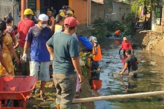 PT Pelabuhan Indonesia (Persero) Regional 4 bersama Socialimpact.id, Planet Heros, Pemerintah dan masyarakat Kelurahan Kaluku Bodoa melakukan kegiatan “Bersih-bersih Sungai” sebagai langkah positif dalam menjaga lingkungan dan mencegah potensi banjir.