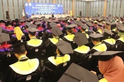 Sebanyak 436 Mahasiswa S1 dan S2 Universitas IPWIJA resmi menyandang gelar Sarjana Manajemen dan Magister Manajemen usai diwisuda melalui Sidang Senat Terbuka pada Selasa lalu, (3/10/2023) di Krakatau Ballroom Green Teras TMII, Jakarta Timur.