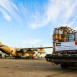 Pesawat militer Maroko yang membawa bantuan darurat kemanusiaan untuk penduduk Palestina tiba, pada Rabu pagi lalu (25/10/2023), di bandara El Arich (Mesir Timur). (Dok. Kedubes Maroko)