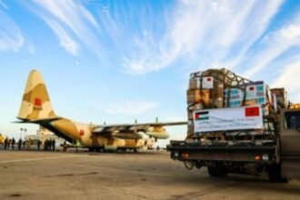 Pesawat militer Maroko yang membawa bantuan darurat kemanusiaan untuk penduduk Palestina tiba, pada Rabu pagi lalu (25/10/2023), di bandara El Arich (Mesir Timur). (Dok. Kedubes Maroko)