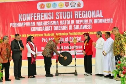 Kegiatan Konferensi Studi Regional (KSR) Perhimpunan Mahasiswa Katolik Republik Indonesia (PMKRI) Sanctus Thomas Aquinas Komisariat Daerah XI Sulawesi di Aula Santa Maria kota Palu, Rabu, 25 Oktober 2023.