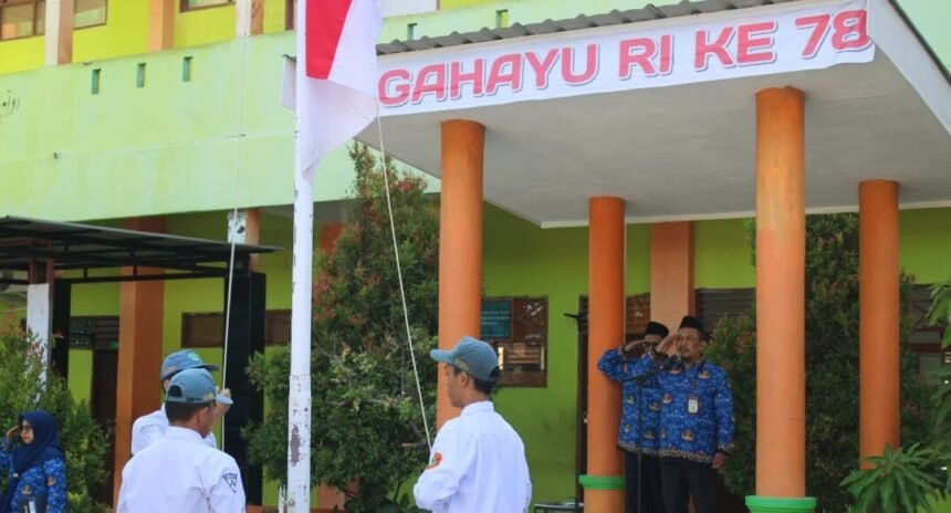 MAN 1 Kota Makassar, yang aktif dan rutin melaksanakan upacara tersebut seperti dilaksanakan pada hari ini, Selasa (17/10/2023).