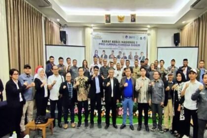 Rapat Kerja Nasional (Rakernas) I Pro Jurnalismedia Siber (PJS) dibuka secara resmi oleh Ketua Dewan Pembina DPP PJS Irjen Pol (Purn) Anton Charlian, di Convention Hall Grand Palace Kemayoran Jakarta Pusat, Sabtu malam lalu, (28/10/2023).
