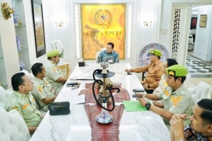 Ketua MPR RI Bambang Soesatyo (Bamsoet) menerima hasil kajian dari Pemuda Panca Marga (PPM) yang menilai bahwa setelah empat kali amandemen, telah melahirkan sebuah 'konstitusi baru' yang oleh PPM dan banyak kalangan lain disebut sebagai UUD Tahun 2002.