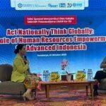 Talkshow yang diselenggarakan oleh Sekolah Pascasarjana Universitas Airlangga bertajuk "Act Nationally Think Globally: The Role of Human Resources Empowerment for Advanced Indonesia."