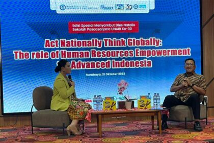 Talkshow yang diselenggarakan oleh Sekolah Pascasarjana Universitas Airlangga bertajuk "Act Nationally Think Globally: The Role of Human Resources Empowerment for Advanced Indonesia."