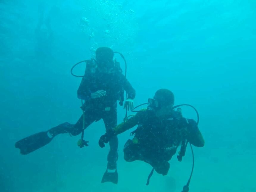 Underwater rescue yang tidak lain merupakan salah satu program rutin dari Kantor Basarnas Makassar yakni latihan satuan bagi personel Basarnas Makassar, (25/10/2023).