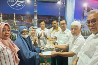 Jama'ah Mushallah HM Nur Tinri UPRI turut berdonasi dengan mengirimkan sejumlah dana melalui rekening Laznas Wahdah Inspirasi Zakat pada hari Senin, 20 November 2023.