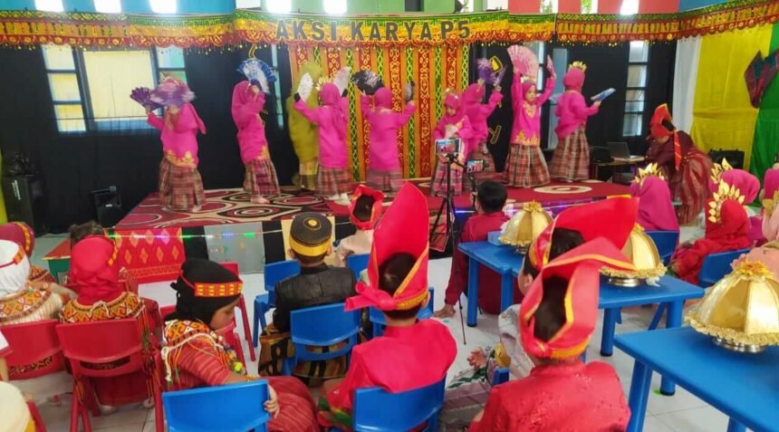 Anak Didik TK Islam Athirah Bukit Baruga Tampilkan Atraksi Budaya Sulawesi Selatan