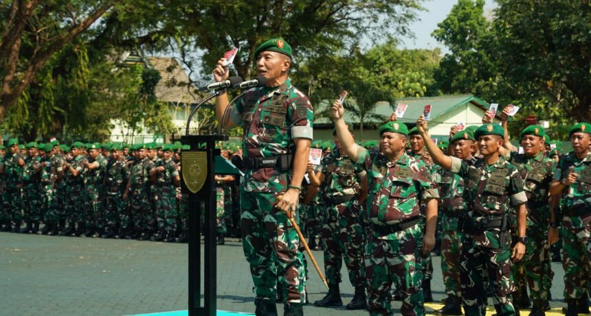 Inovasi buku saku pedoman tugas bagi prajurit Kodam XIV/Hasanuddin dalam menghadapi Pemilu 2024, (8/11/2023).