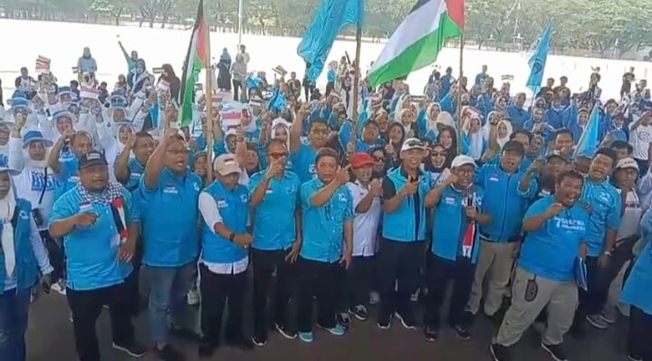 Gelora DPD kota Makassar menggelar ulang tahunnya ke-4 dan Deklarasi Peduli Palestina di Pelataran Karebosi Kota Makassar, Sabtu (11/11/2023).