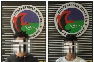 Polres Enrekang melalui Satuan Res Narkoba berhasil membekuk dan mengamankan 2 orang terduga pelaku penyalahgunaan narkotika jenis shabu, Kamis (30/11/2023).