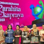 Penghargaan Anugerah Parahita Ekapraya (APE) 2023 dari Kementerian Pemberdayaan Perempuan dan Perlindungan Anak (KPPPA) RI di Kedoya Kebun Jeruk, Jakarta Barat, (19/12/2023).