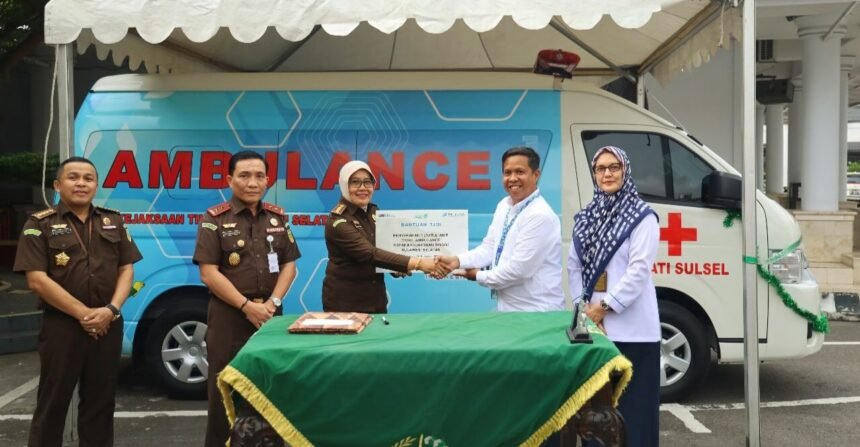 Pelabuhan Indonesia (Persero) melalui Program Tanggung Jawab Sosial dan Lingkungan (TJSL) menyerahkan bantuan berupa 1 unit mobil ambulans untuk klinik kesehatan di Kantor Kejaksaan Tinggi Sulawesi Selatan.