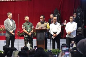 Jenderal Sigit mengajak seluruh umat kristiani untuk tetap menjaga persatuan dan kesatuan di tengah Natal yang bersamaan dengan situasi tahapan Pemilu 2024.