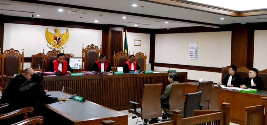 Terdakwa kasus pencemaran nama baik di Pengadilan Negeri Jakarta Pusat, Rabu (6/12/2023).