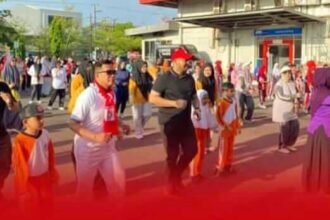 momen Hari Guru Nasional, pemerintah kecamatan panakkukang bekerja sama dengan dinas pendidikan dan kormi kota makassar menggelar kegiatan senam. 