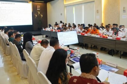 PT Pelabuhan Indonesia (Persero) Regional 4 siap menghadapi musim Natal 2023 dan Tahun Baru 2024 dengan memberikan pelayanan yang maksimal dan optimal melalui sarana dan prasarana yang tersedia di semua pelabuhan kelolaan.