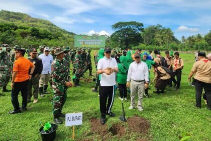 Kegiatan Karya Bakti penanaman bibit pohon yang dilaksanakan Kodim 1419 Enrekang. Jumat Desember 2023.