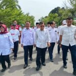 Ketua Umum Palang Merah Indonesia (PMI) Mohammad Jusuf Kalla menghadiri peringatan Hari Relawan PMI Tahun 2023 tingkat Nasional, yang dipusatkan di Pendopo Amangkurat Kabupaten Tegal, Jawa Tengah, Selasa siang lalu (26/12/2023). Kegiatan dihadiri oleh Bupati Tegal Umi Azizah, Pengurus PMI Pusat, PMI Provinsi Jawa Tengah, perwakilan pengurus PMI dari berbagai provinsi dan ratusan perwakilan relawan PMI se-Jawa Tengah.