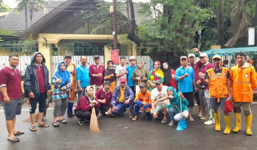 Tim kelurahan Timlo telah melaksanakan kerja bakti bersama, khususnya dalam membersihkan drainase Kota Makassar, Sabtu (27/1/2024).