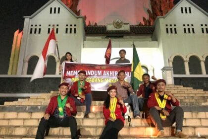 Memorandum Akhir Tahun PMKRI Cabang Makassar Sanctus Albertus Magnus di Monumen Mandala Kota Makassar, Minggu (31/12/2023).