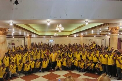 Bangun kekuatan ganda dan menangkan Golkar Sulsel.