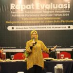 Rapat evaluasi Poltekpar Makassar terkait aturan Kemendikbudristek.