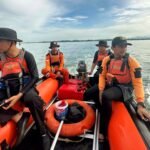 Operasi Basarnas Makassar di perairan Topejawa Takalar mencari nelayan yang hilang, Kamis (4/1/2024).