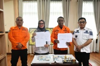Pemerintah Kabupaten Luwu Utara telah mengambil langkah proaktif dengan menghibahkan sebidang tanah seluas 3600 meter persegi kepada Badan Nasional Pencarian dan Pertolongan (BASARNAS) Sulawesi Selatan pada Rabu, 21 Februari 2024.