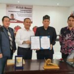 Penandatanganan Memorandum of Understanding (MoU) antara Uniku dan Perkumpulan Advokat Teknologi Informasi Indonesia (PERATIN) di Gedung Student Center (SC) Iman Hidayat Kampus I Uniku, Kuningan, Jawa Barat, Selasa (27/2/2024).