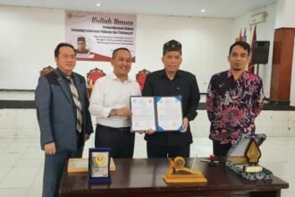 Penandatanganan Memorandum of Understanding (MoU) antara Uniku dan Perkumpulan Advokat Teknologi Informasi Indonesia (PERATIN) di Gedung Student Center (SC) Iman Hidayat Kampus I Uniku, Kuningan, Jawa Barat, Selasa (27/2/2024).