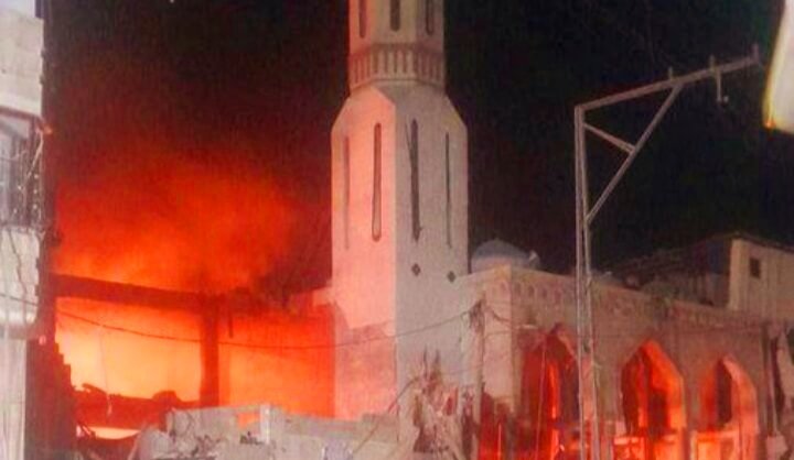 Pendudukan mengebom Masjid Al-Huda di kamp Yabna di Rafah. (qudsnews/ho)