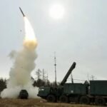 Peluncuran salvo rudal. (uranews)