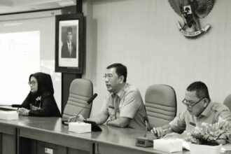 Pelaksana harian (Plh.) Sekretaris Ditjen Bina Pembangunan Daerah Kemendagri, Zamzani B. Tjenreng, memimpin rapat koordinasi yang berfokus pada penyelarasan mutu layanan dasar indikator Standar Pelayanan Minimal (SPM) urusan kesehatan. 