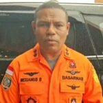 Kepala Basarnas Makassar, Mexianus Bekabel.