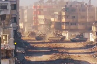 Pertempuran sengit di lingkungan Al-Zaytoun, tenggara Gaza, (29/2/2024).