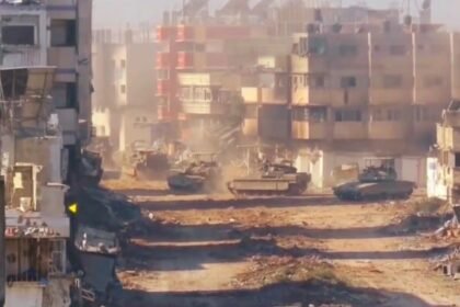 Pertempuran sengit di lingkungan Al-Zaytoun, tenggara Gaza, (29/2/2024).