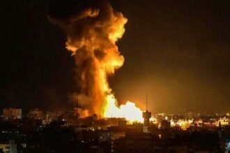 Serangan udara di utara Rafah dan serangan militer Israel di kamp Shaborah di pusat Rafah, Kamis malam (15/2/2024).